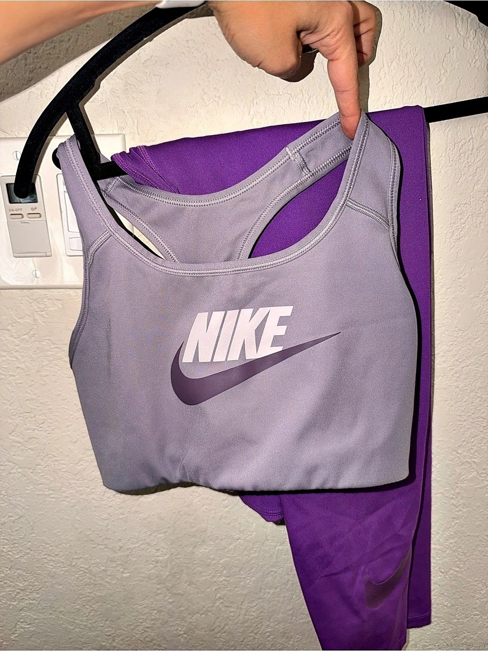 SET Nike Dri-FIT Purple Leggings & Sports Bra Size Medium Like New